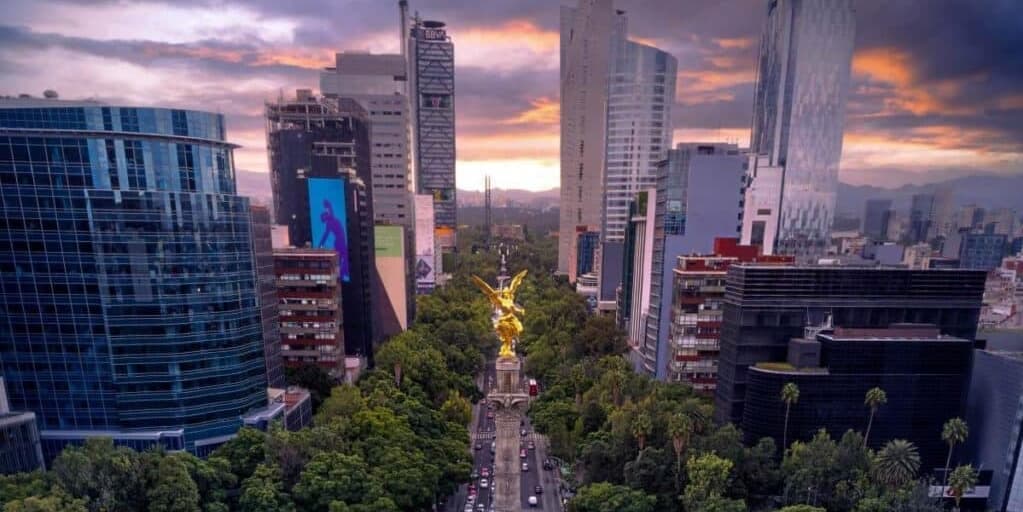 DÍA 1	(MARTES)       CIUDAD DE ORIGEN /CIUDAD DE MÉXICO 