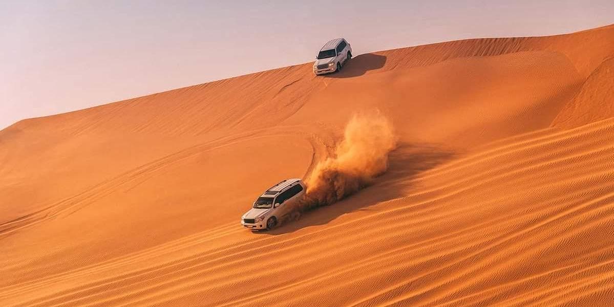 DÍA 10 • DUBÁI - SAFARI EN 4X4 / CENA BBQ - DUBÁI