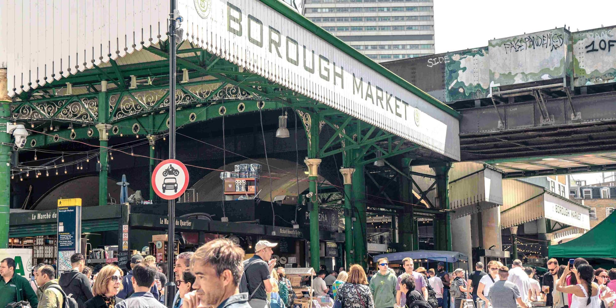 DÍA 1: EN LA SOMBRA DEL DETECTIVE