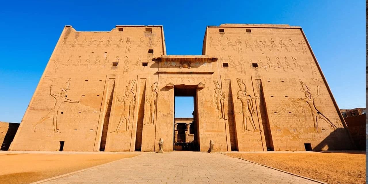 DAY 05 EDFU - KOM OMBO - ASWAN.