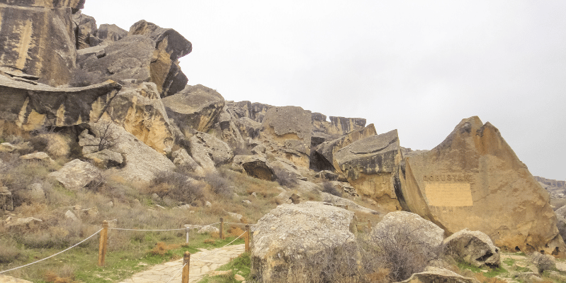 Día 2. GOBUSTAN