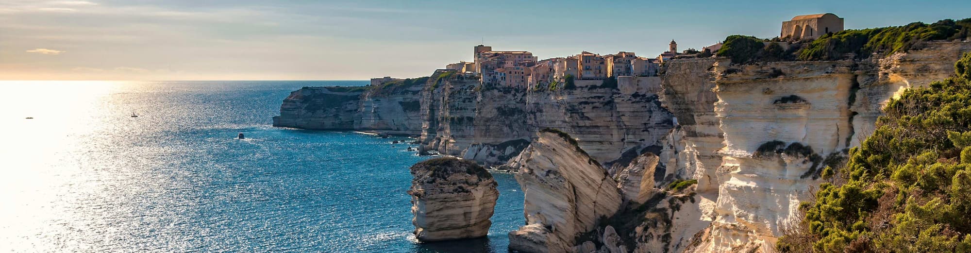 Panoramic cruise on the Strait of Bonifacio