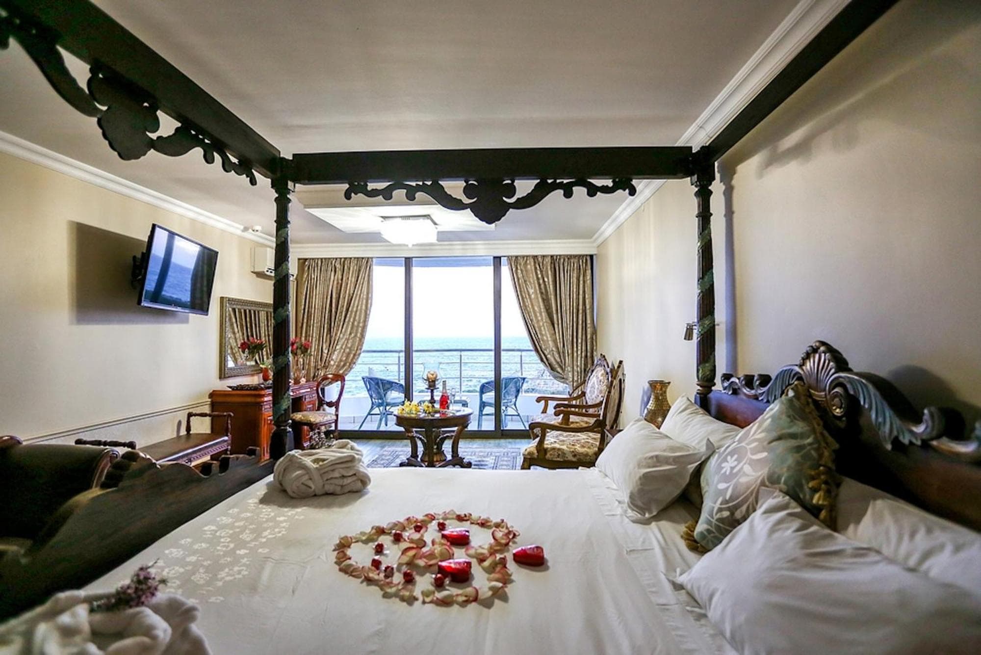 Misty Waves Boutique Hotel