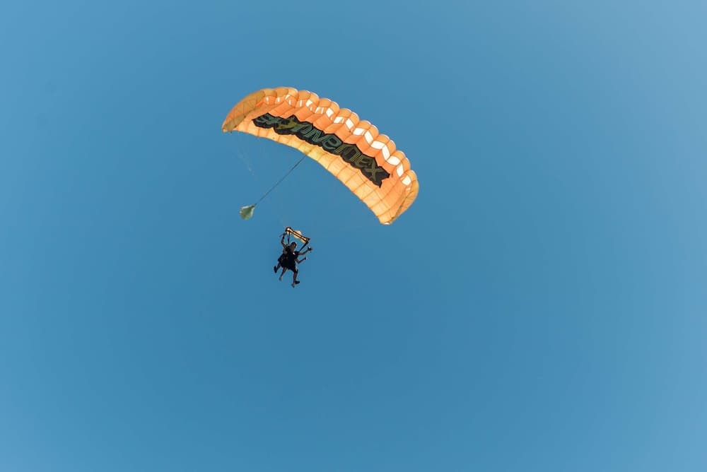 The Reef Playacar Beach Resort & Spa, Skydiving