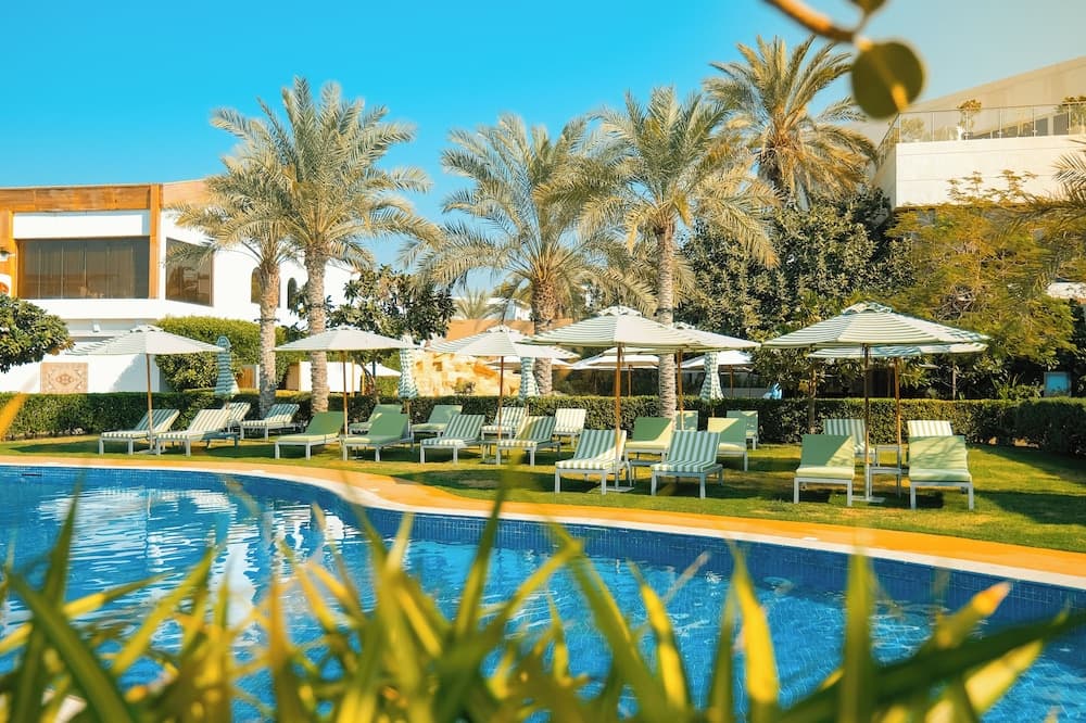 Dubai Marine Beach Resort & Spa