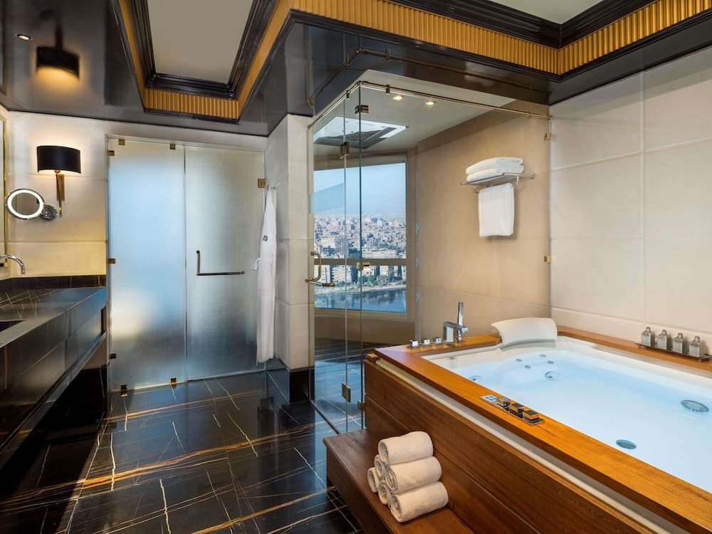 Fairmont Nile City, Cairo, Room