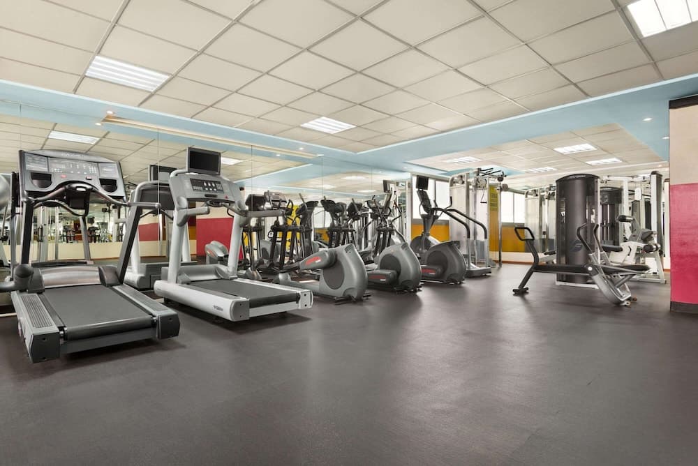 Howard Johnson Plaza By Wyndham Dubai Deira