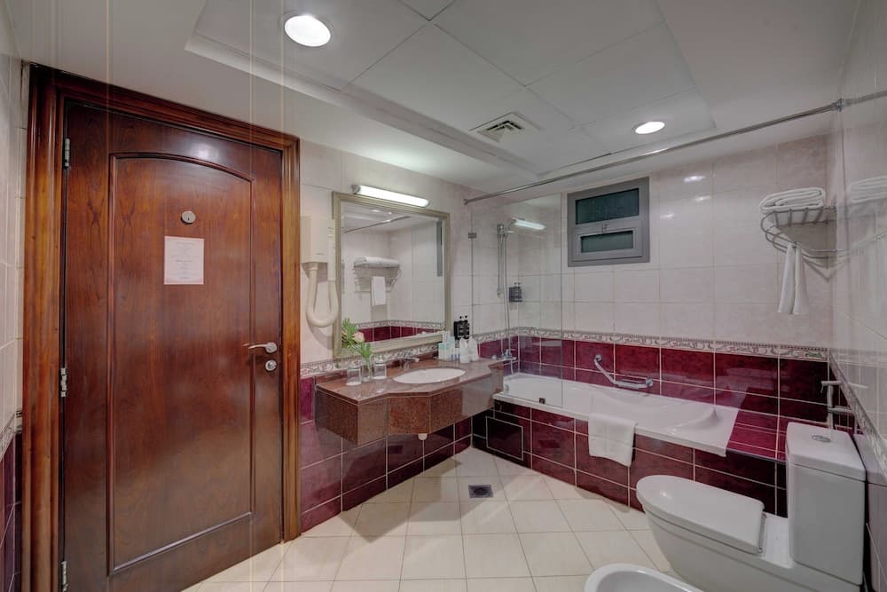 Howard Johnson Plaza By Wyndham Dubai Deira