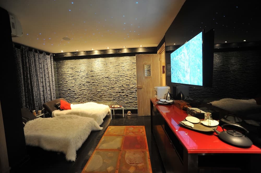 Casablanca Suites & SPA