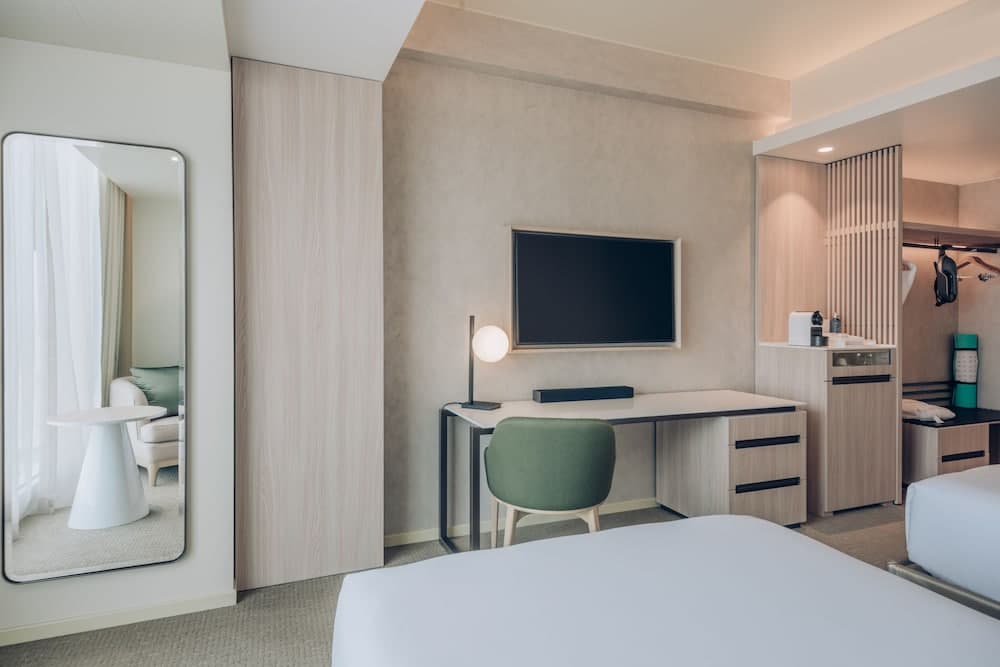 SOUMA HOTEL LIMA, Television