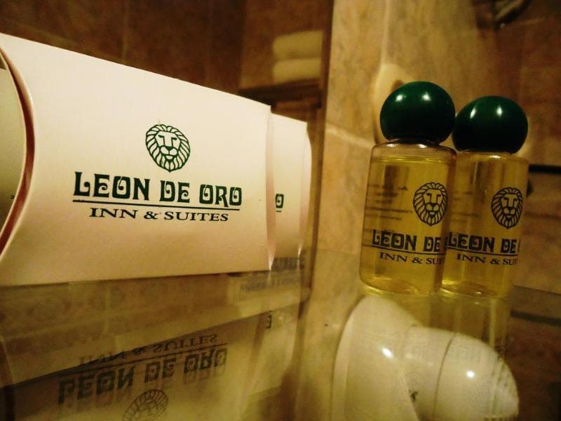 Leon de Oro Inn and Suites, GEN