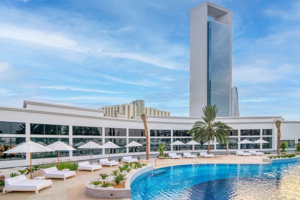 Radisson Blu Hotel & Resort, Abu Dhabi Corniche 2021/2022