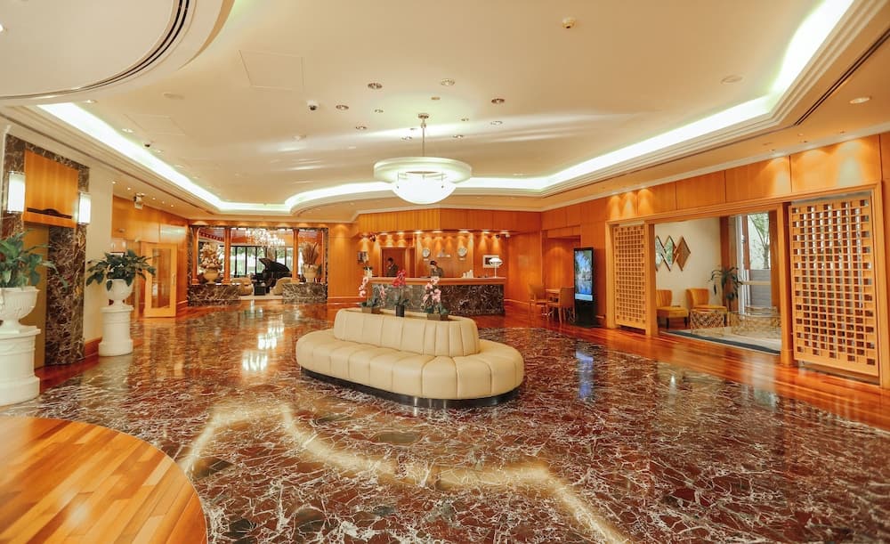 Dubai Marine Beach Resort & Spa