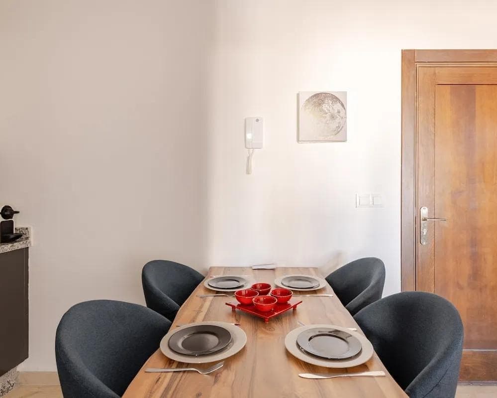 Comfortable Suite with Balcony - Beach & TGV Station