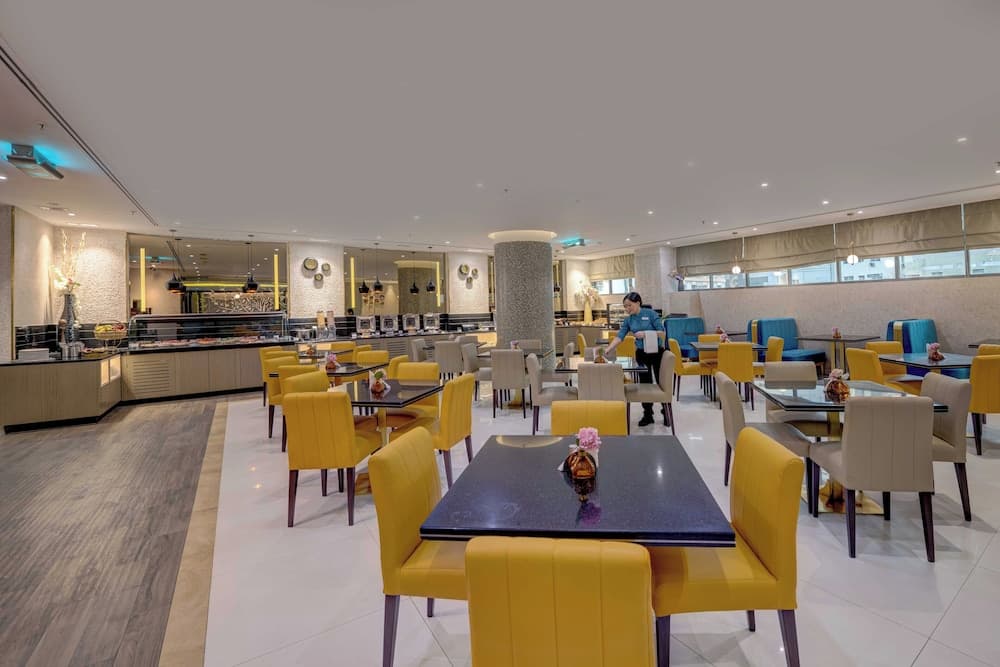 Howard Johnson Plaza By Wyndham Dubai Deira