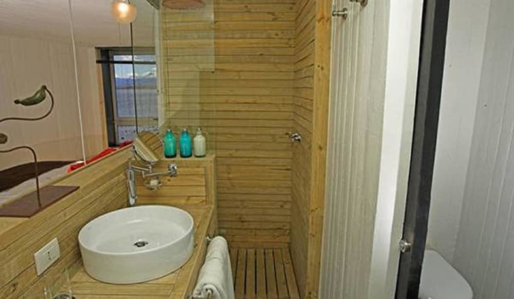 Noi Indigo Patagonia, Bathroom