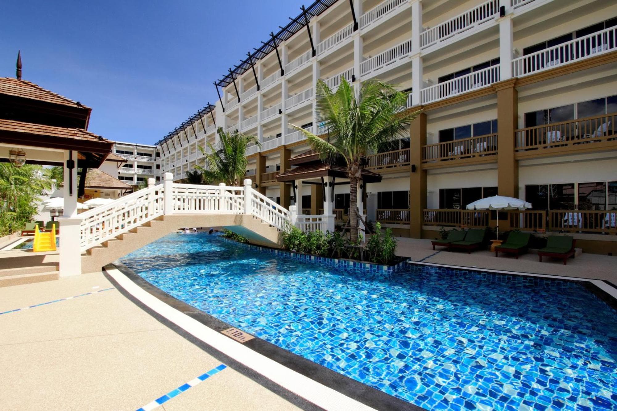 Kata Sea Breeze Resort - SHA Plus