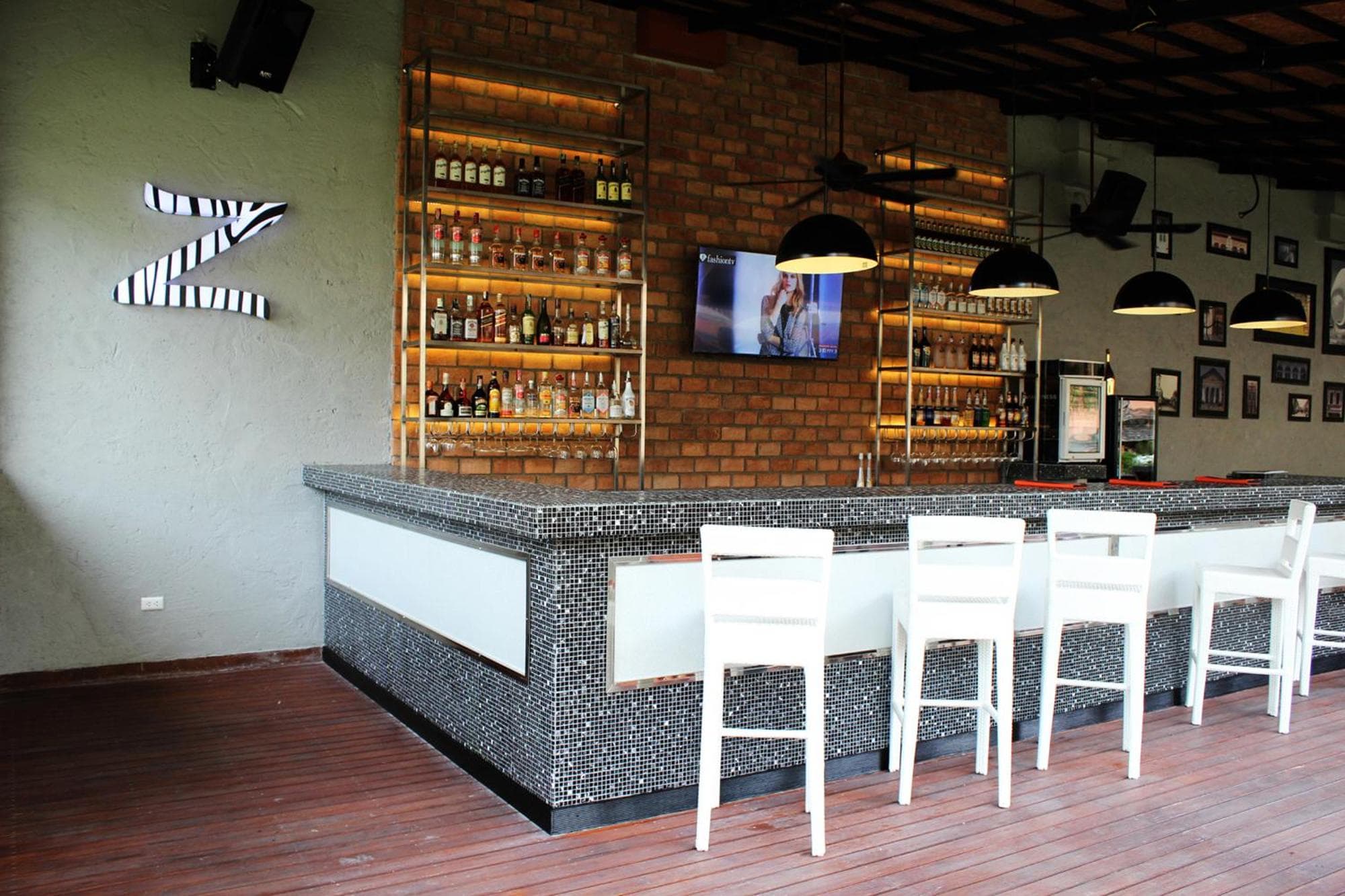 Kata Sea Breeze Resort - SHA Plus