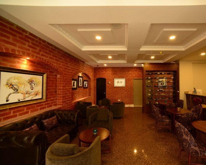QUINDELOMA ART HOTEL & GALLERY