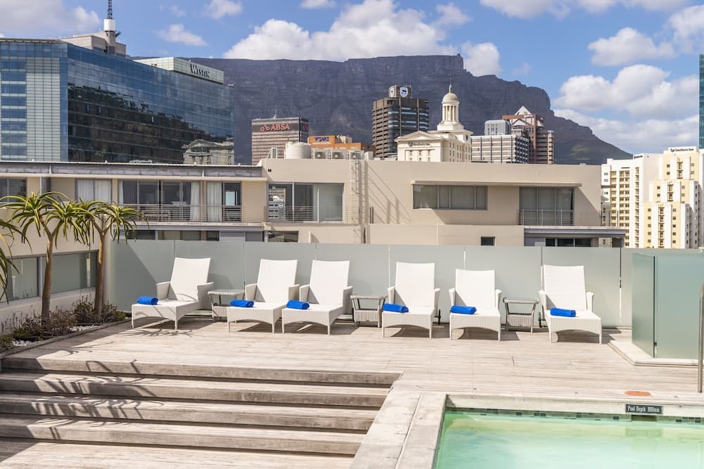 aha Harbour Bridge Hotel & Suites, Rooftop pool