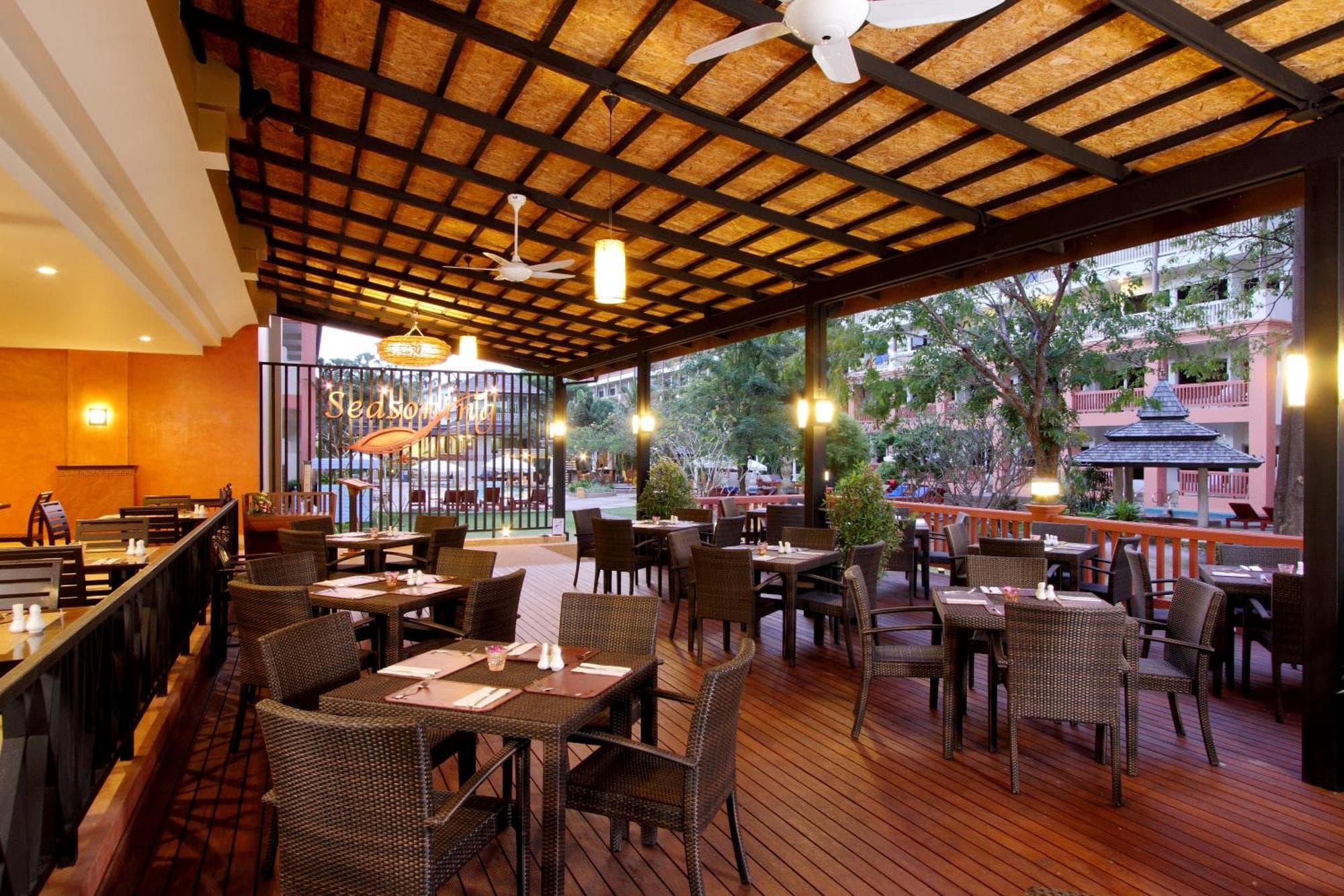 Kata Sea Breeze Resort - SHA Plus