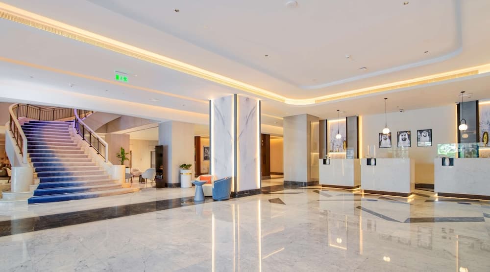Radisson Blu Hotel & Resort, Abu Dhabi Corniche 2021/2022