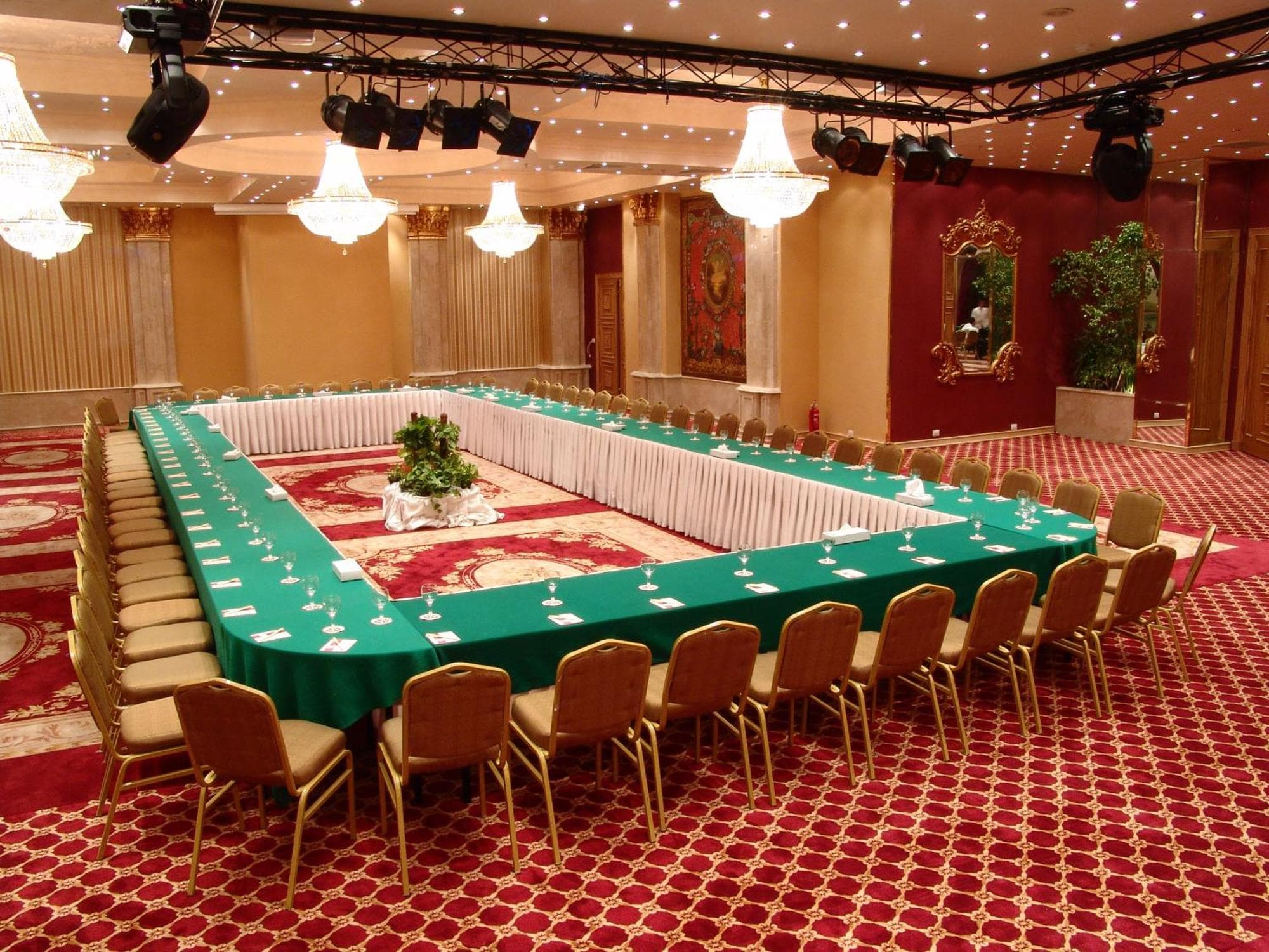 Pyramisa Suites Hotel Cairo