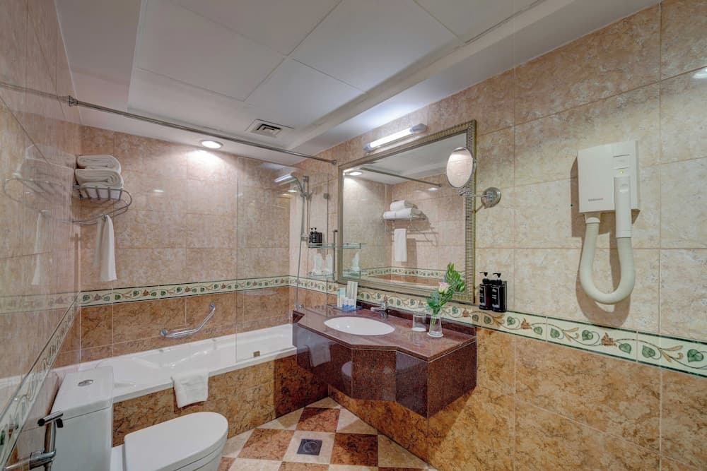 Howard Johnson Plaza By Wyndham Dubai Deira