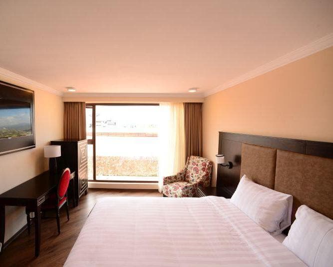 QUINDELOMA ART HOTEL & GALLERY
