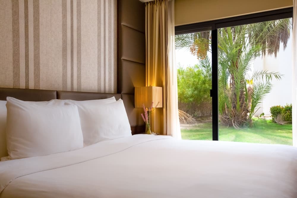 Dubai Marine Beach Resort & Spa
