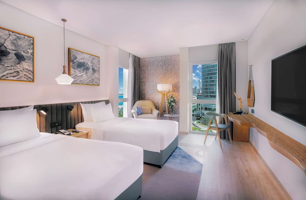 Radisson Blu Hotel & Resort, Abu Dhabi Corniche 2021/2022