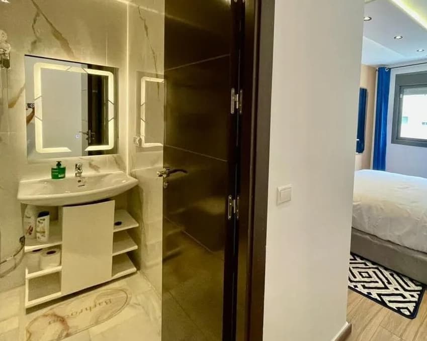 original 2 bedrooms & balcony - tgv station & beach walk