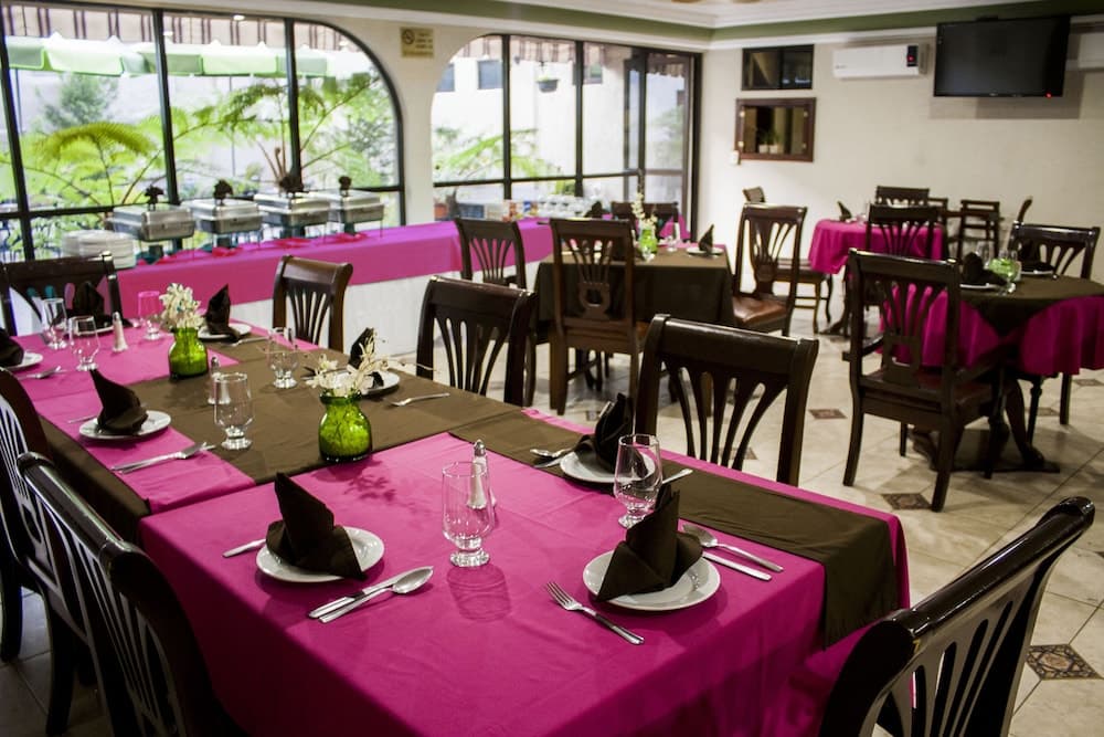 *Hotel Casino Plaza, Breakfast area