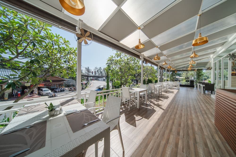 Rawai Palm Beach Resort, Restaurant