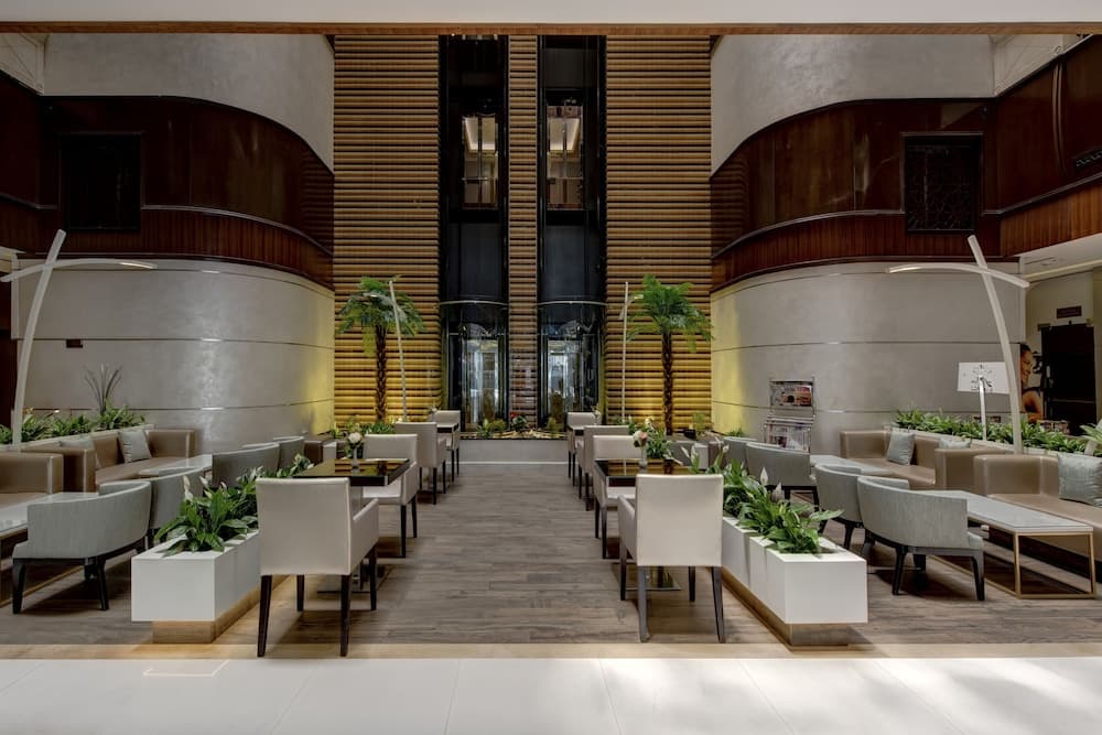 Howard Johnson Plaza By Wyndham Dubai Deira