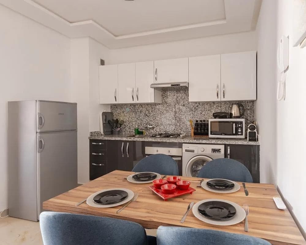 Comfortable Suite with Balcony - Beach & TGV Station