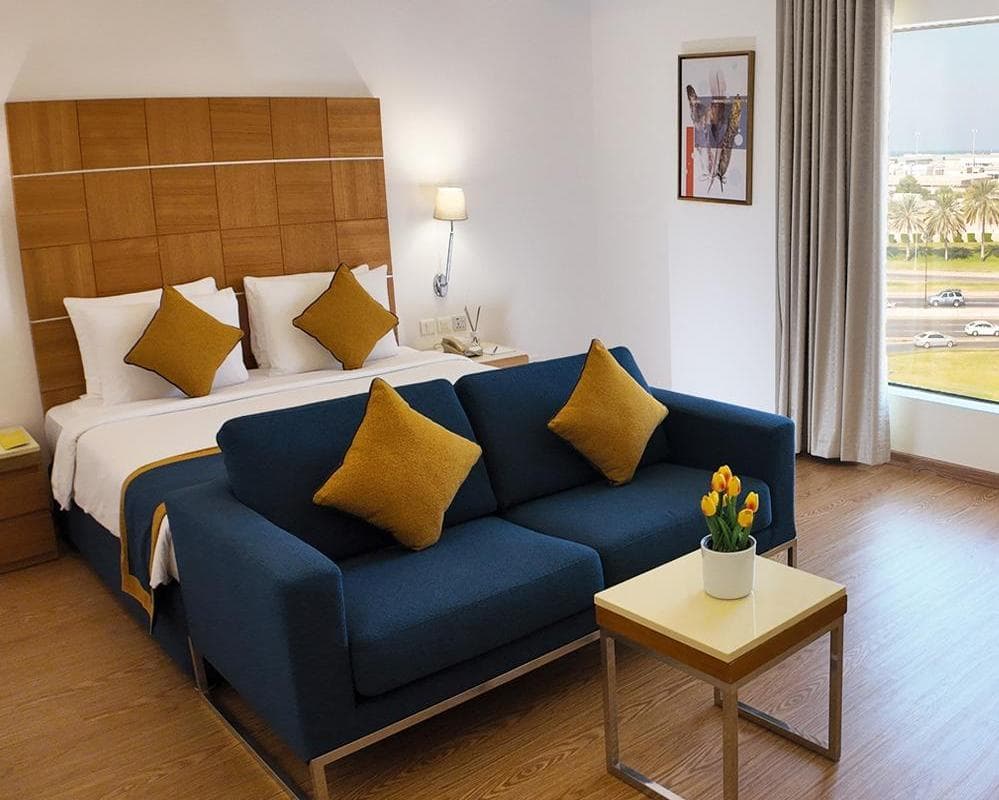 Golden Tulip Muscat, 