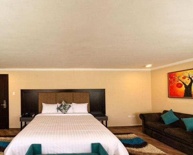 QUINDELOMA ART HOTEL & GALLERY