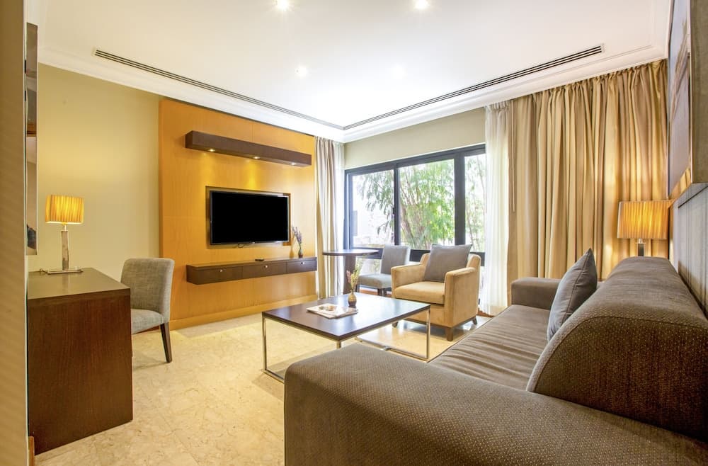 Dubai Marine Beach Resort & Spa