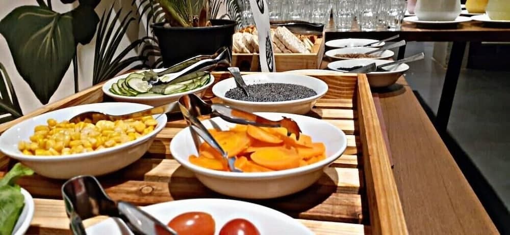 O2 Hotel Iguazú, Desayuno bufé