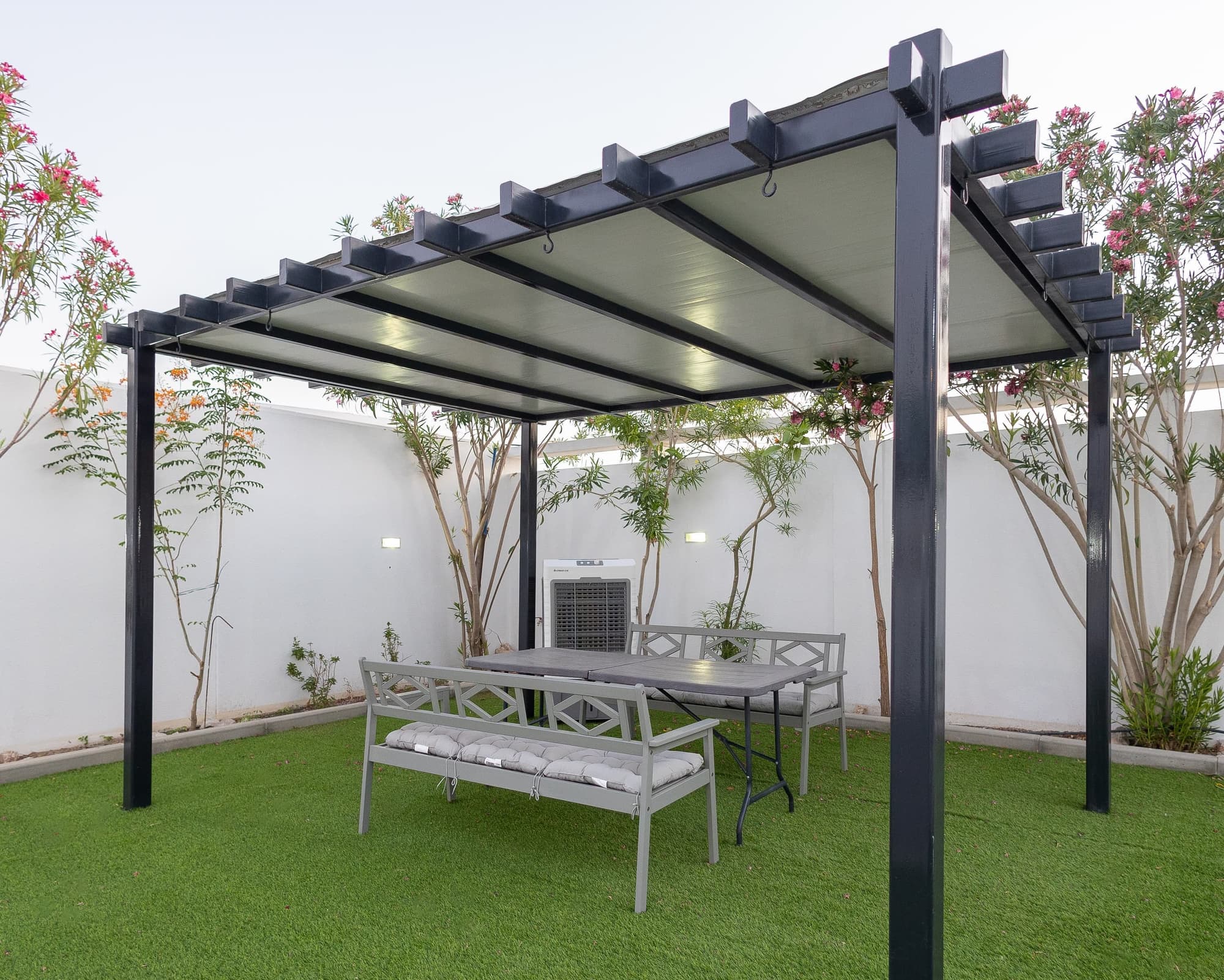 THE POOL VILLA – TANUF