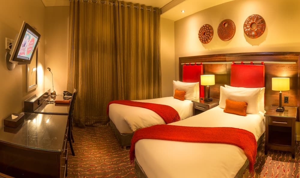 Peermont Mondior At Emperors Palace, Room