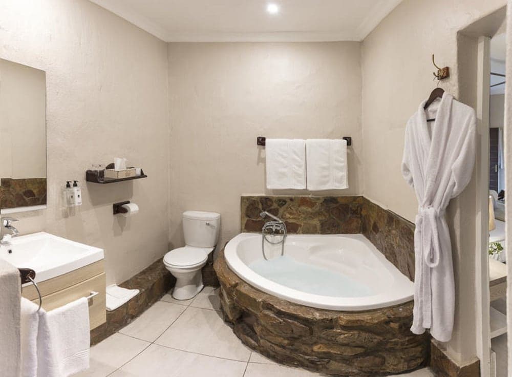 Aquila Private Game Reserve & Spa, Bathroom