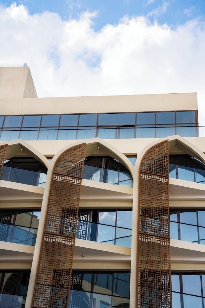 Golden Tulip Muscat The Village