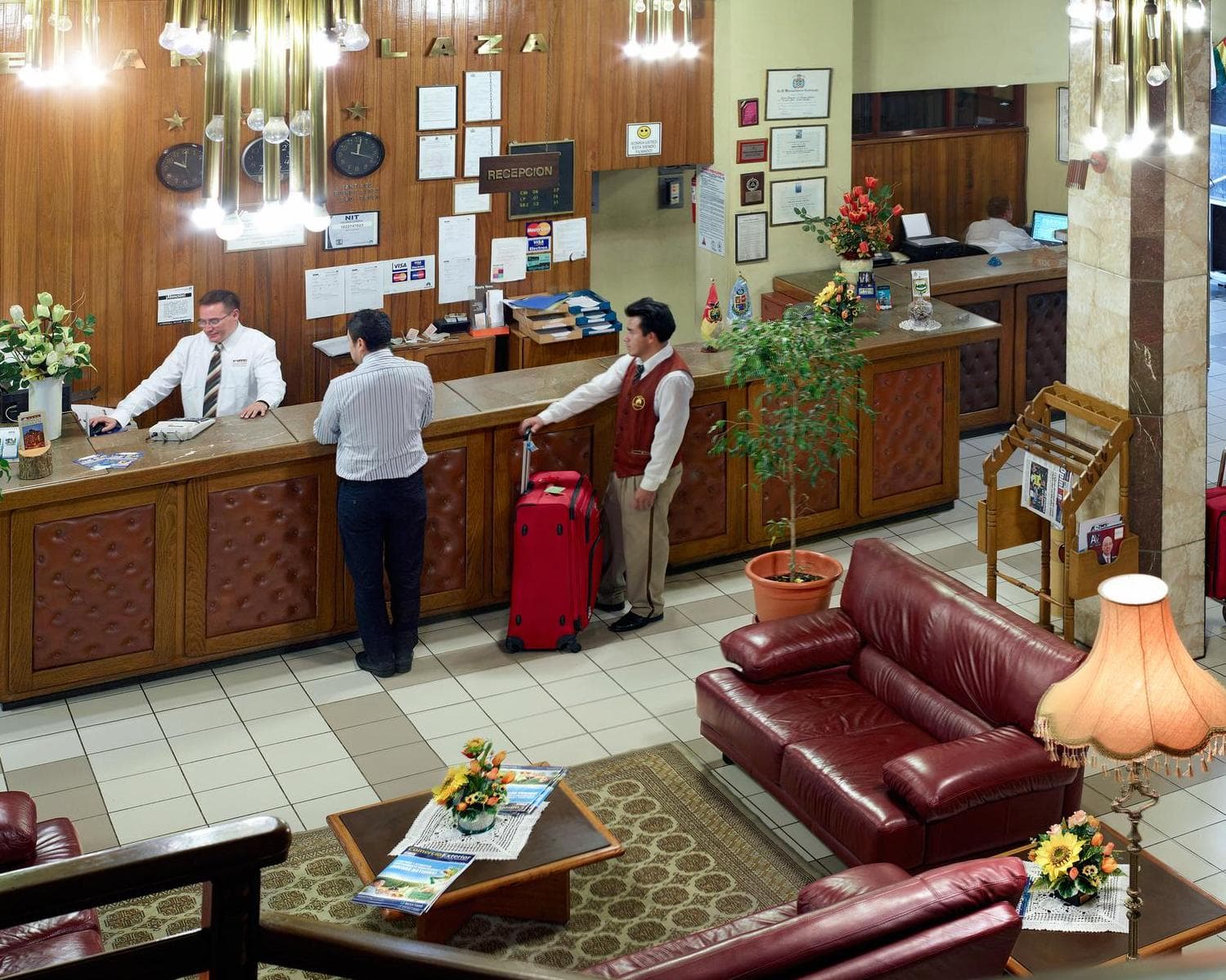 CESAR´S PLAZA HOTEL