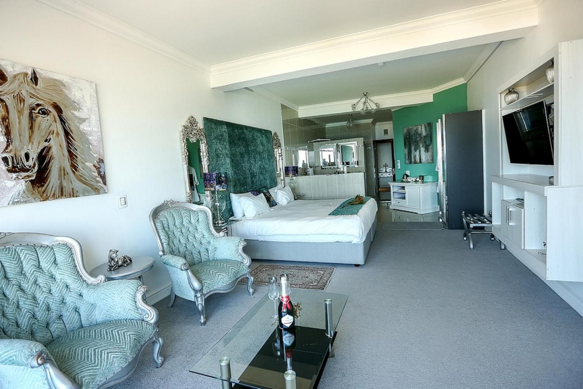 Misty Waves Boutique Hotel