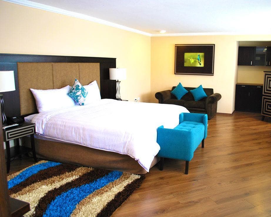QUINDELOMA ART HOTEL & GALLERY