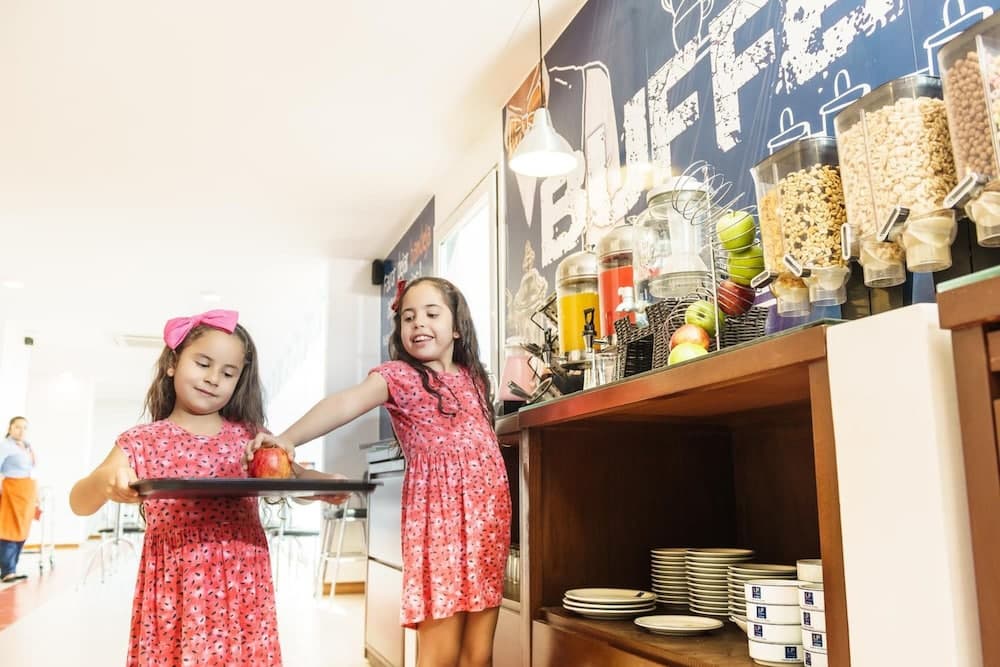 Hotel LP Columbus, Dining