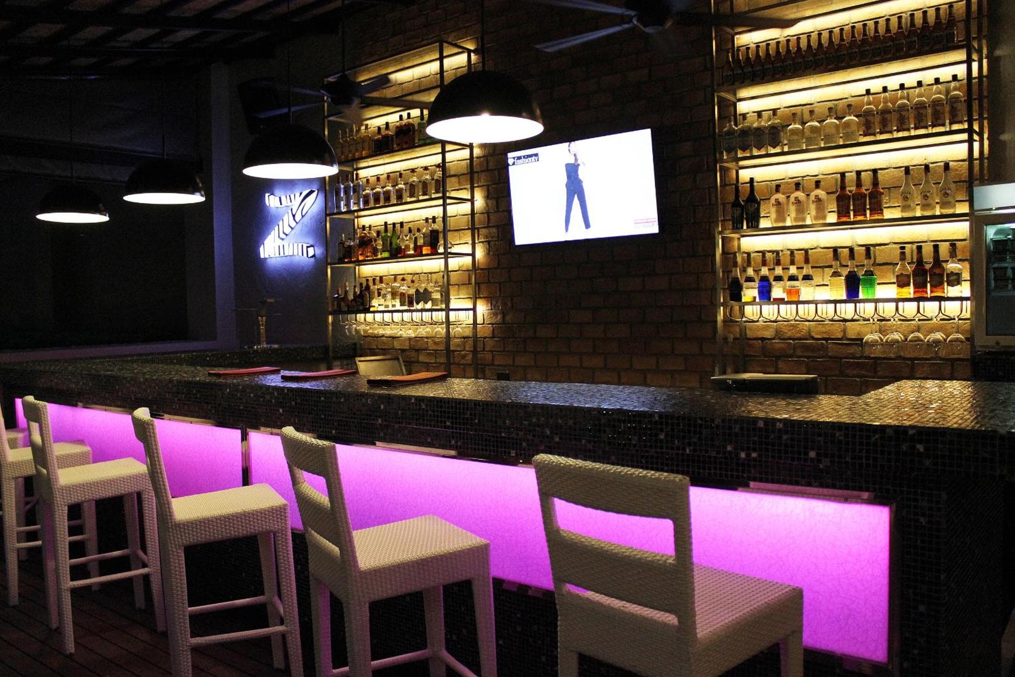 Kata Sea Breeze Resort - SHA Plus