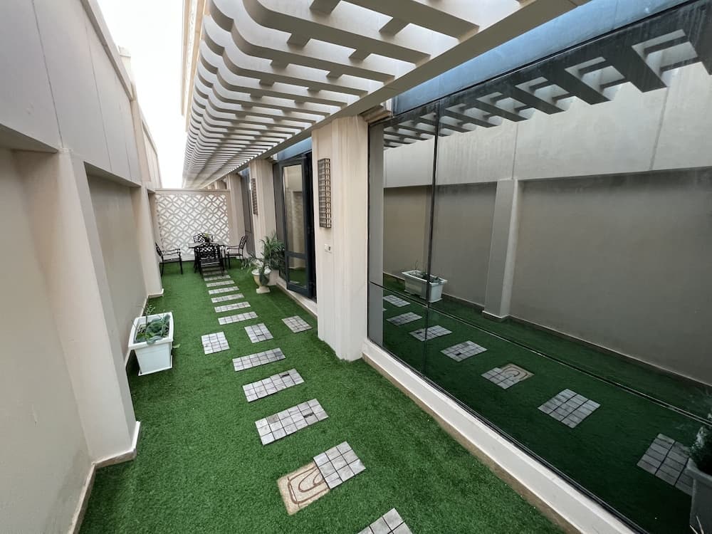 Violet Al Azizia Hotel